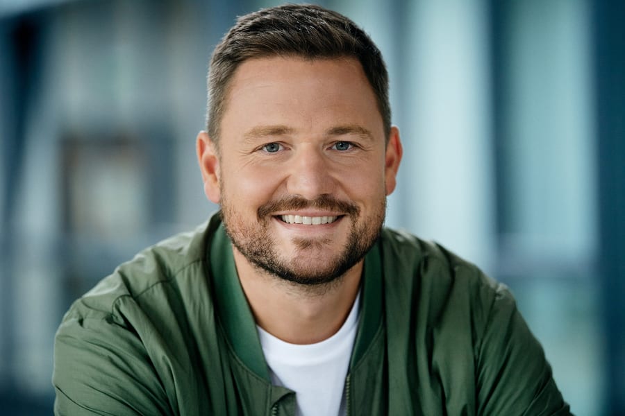 Philip Hohn in Arbeitsumgebung, HBC Hohn Business Consulting Berlin